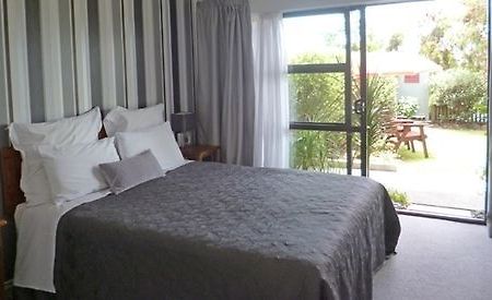 Opua Boutique Seaview Motel Exterior foto